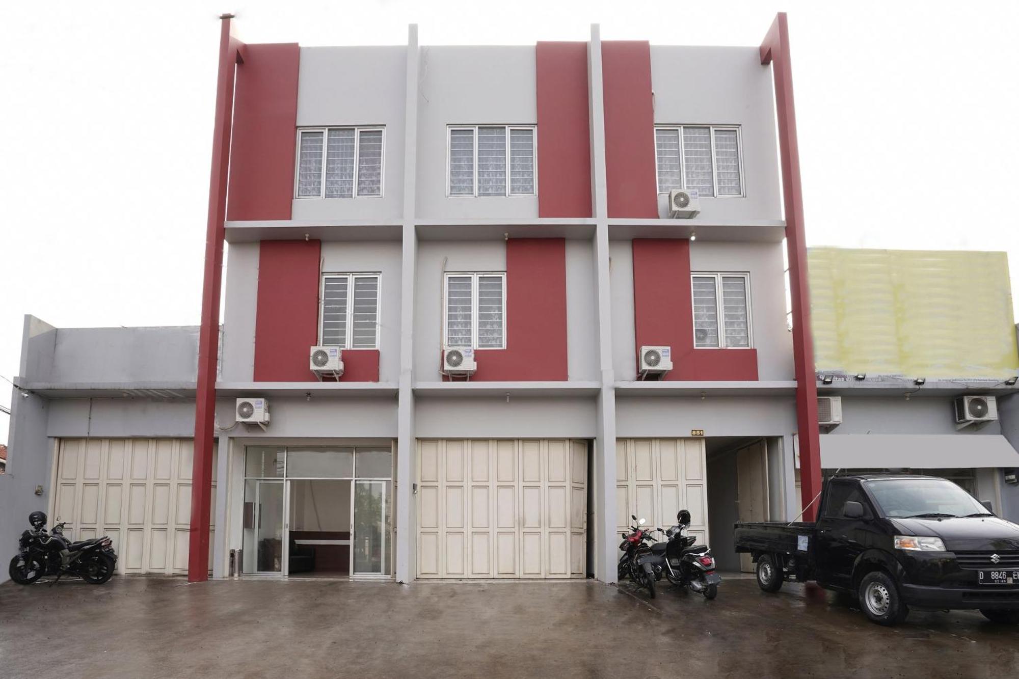 Super Oyo 2183 Cibeureum Residence Bandung Kültér fotó